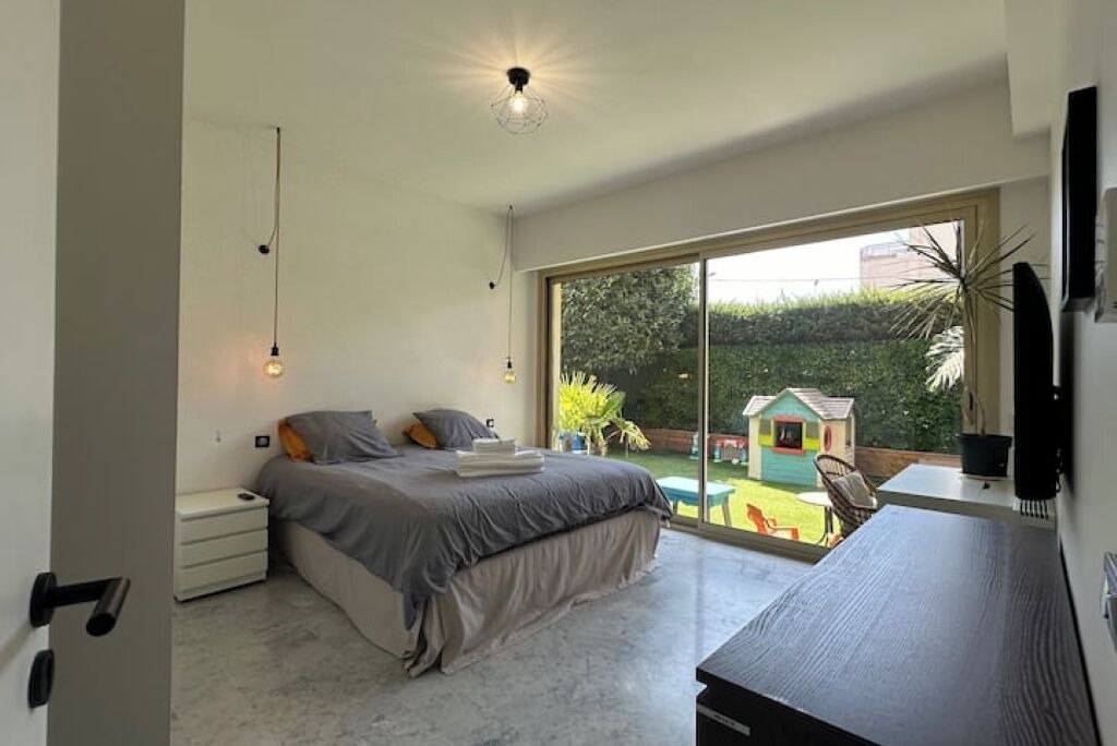 Photo of Bedroom in Saint-Laurent-du-Var