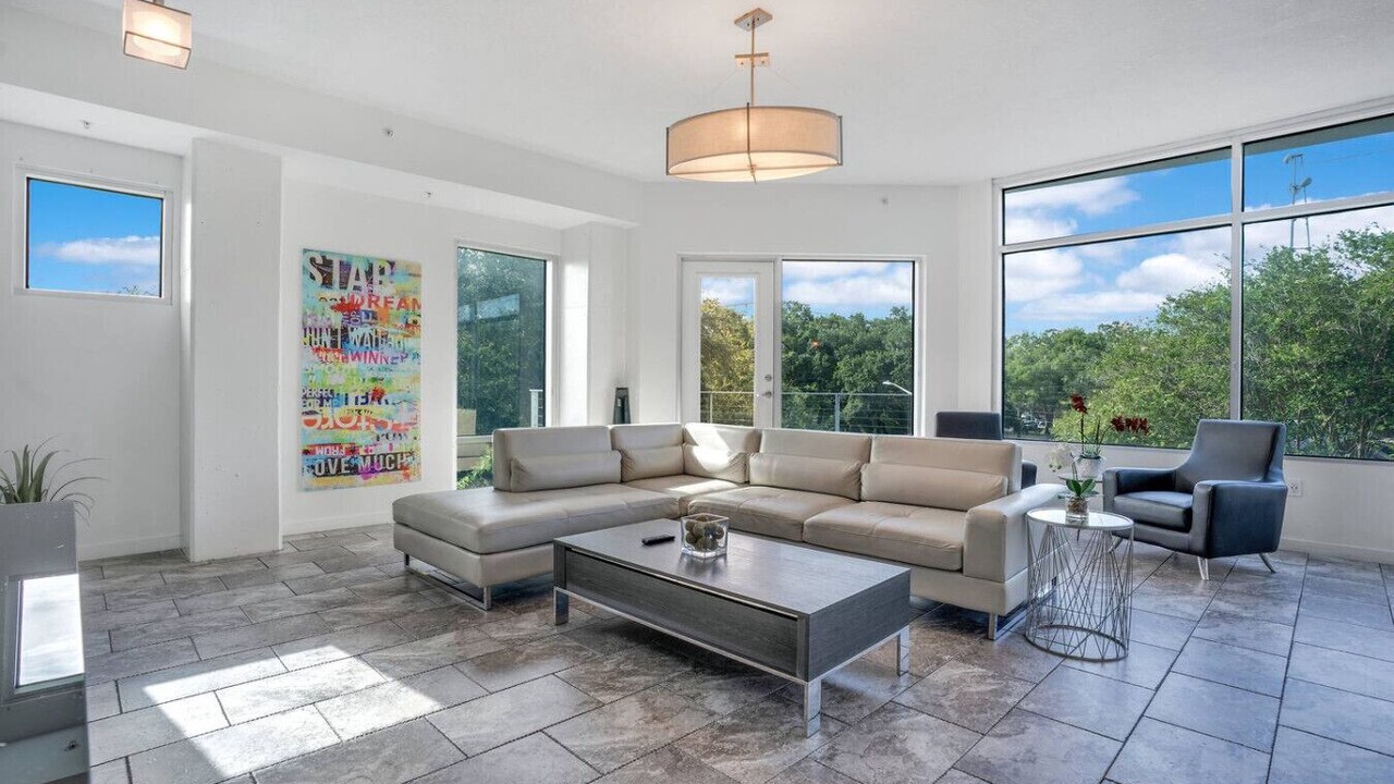 Photo of Livingroom in South Eola