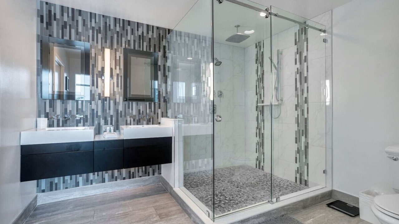 Photo of Bathroom in South Eola