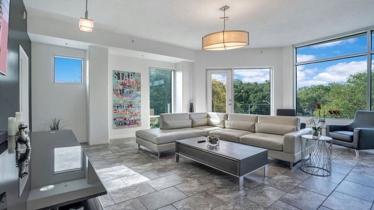 Photo of Livingroom in South Eola