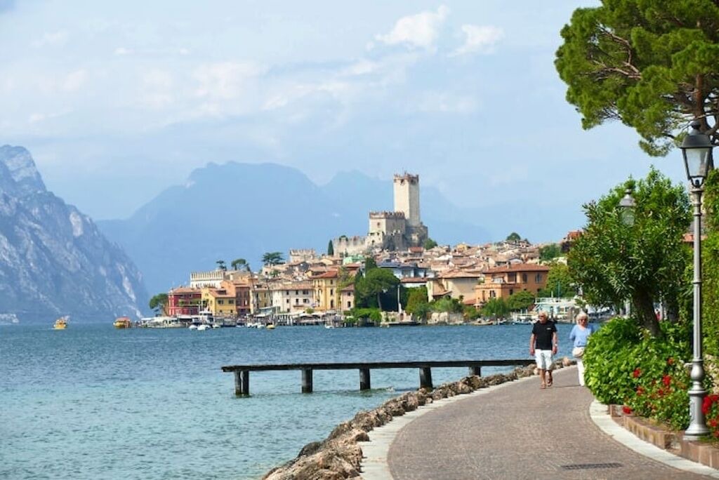 Photo of Others in Cassone