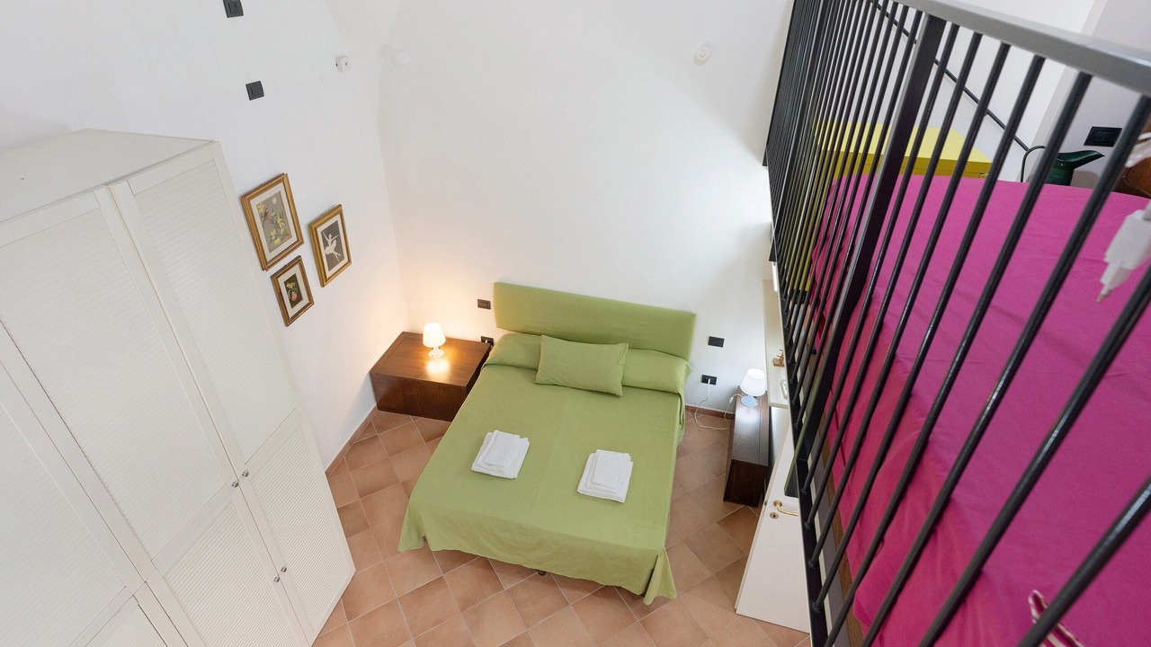 Photo of Bedroom in Meta