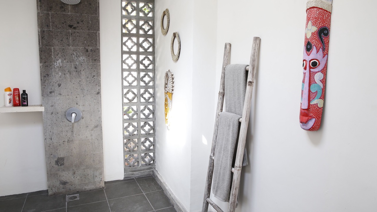 Photo of Bathroom in Petitenget