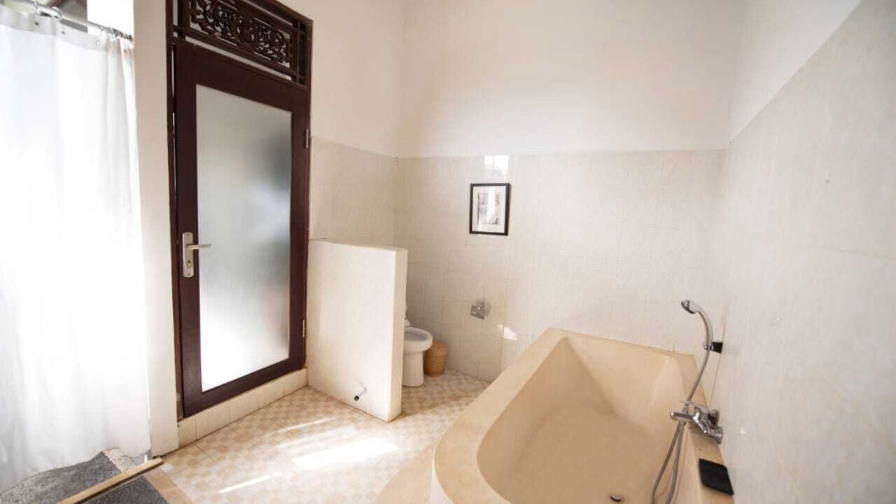 Photo of Bathroom in Petulu
