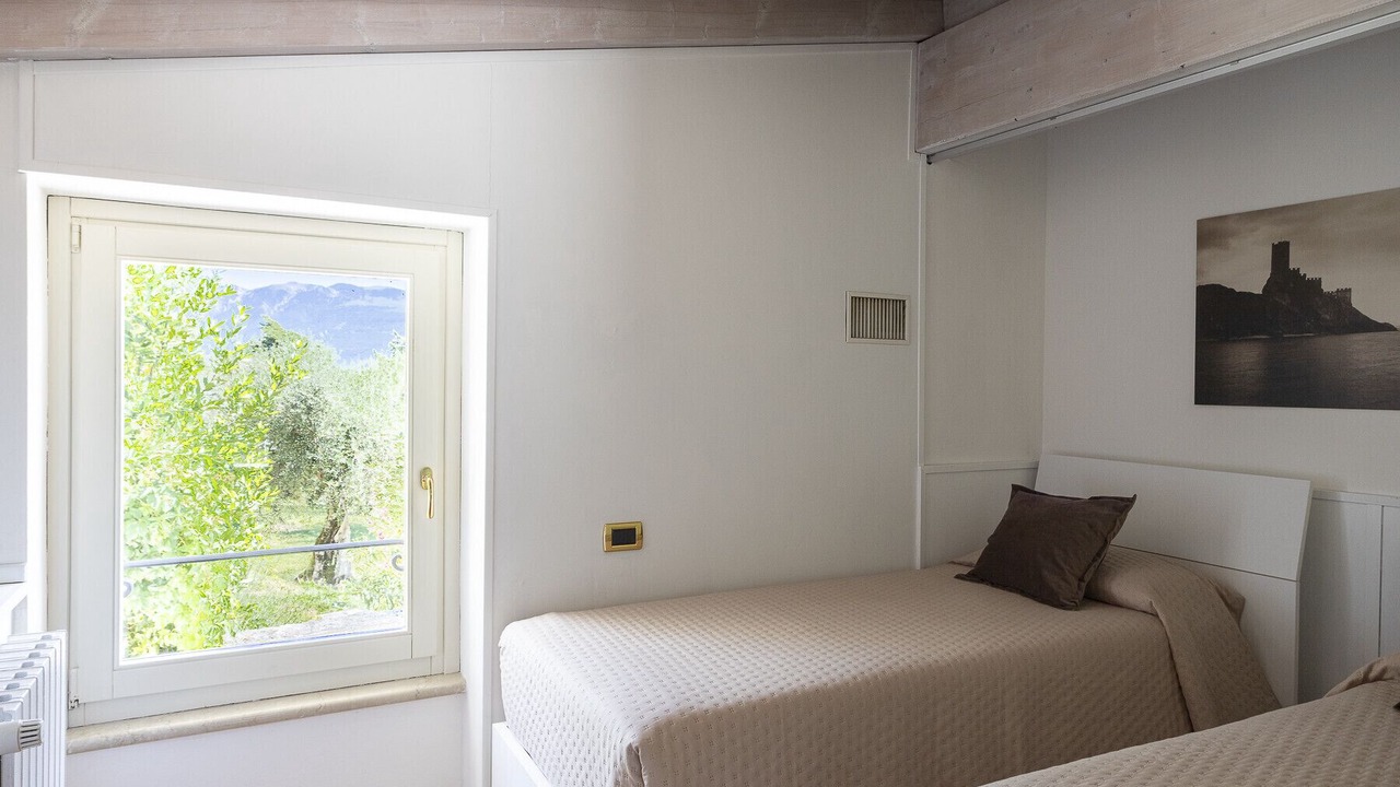 Photo of Bedroom in Toscolano Maderno
