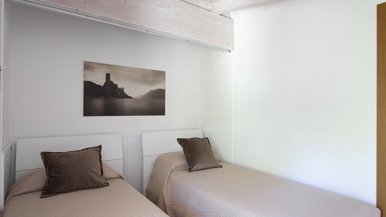 Photo of Bedroom in Toscolano Maderno
