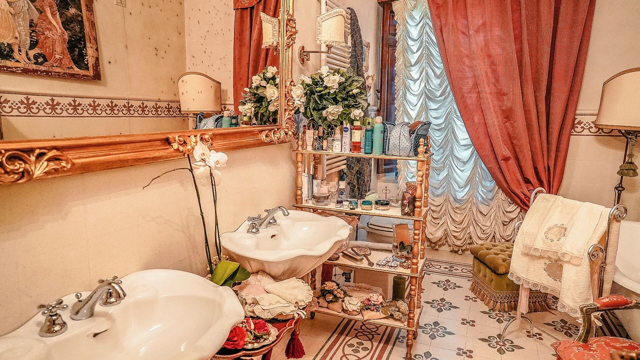 Photo of Bathroom in Lari