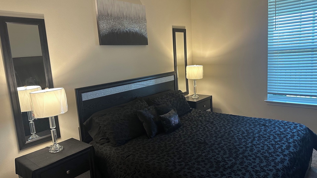 Photo of Bedroom in Azalea Park
