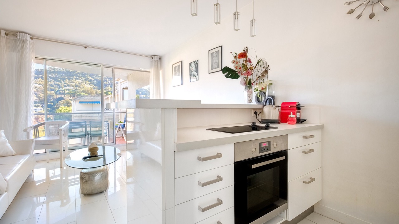 Photo of Kitchen in California - Pezou