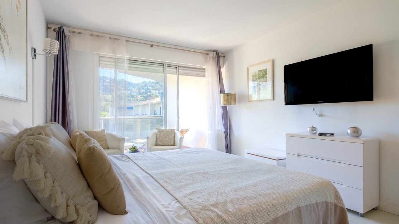 Photo of Bedroom in California - Pezou
