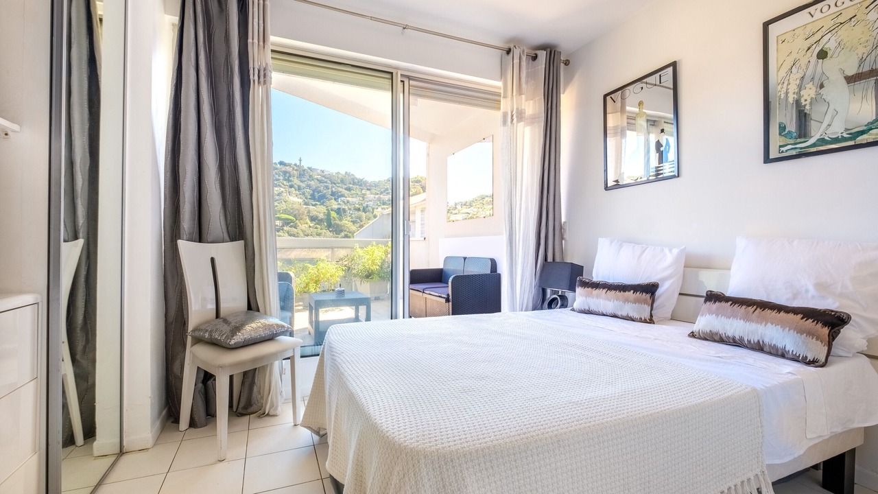 Photo of Bedroom in California - Pezou