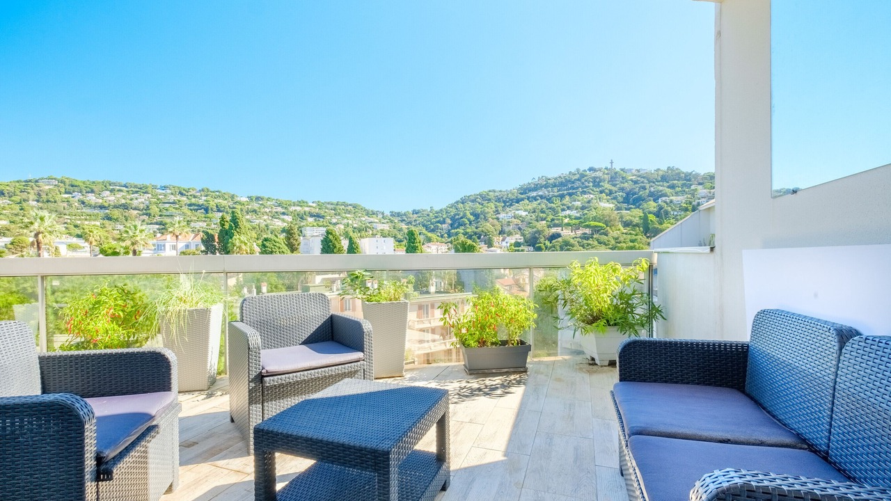 Photo of Outdoor in California - Pezou
