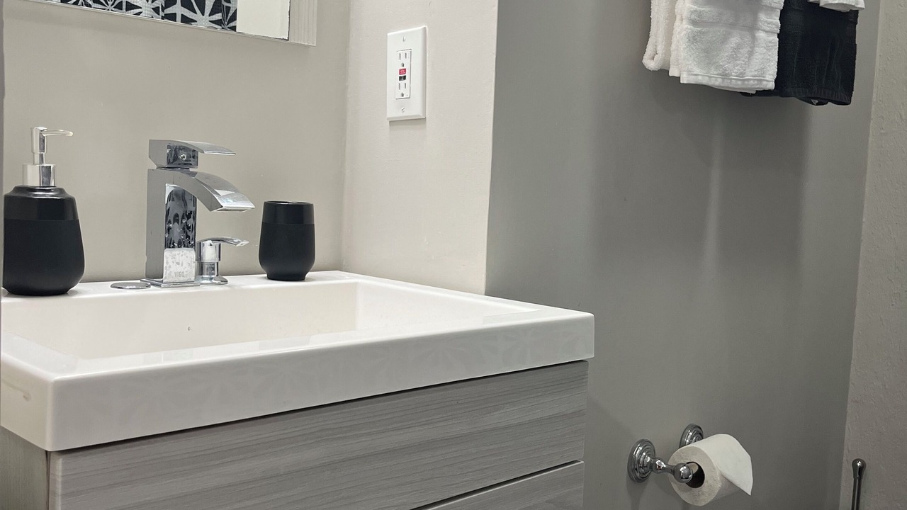 Photo of Bathroom in Buena Ventura Lakes