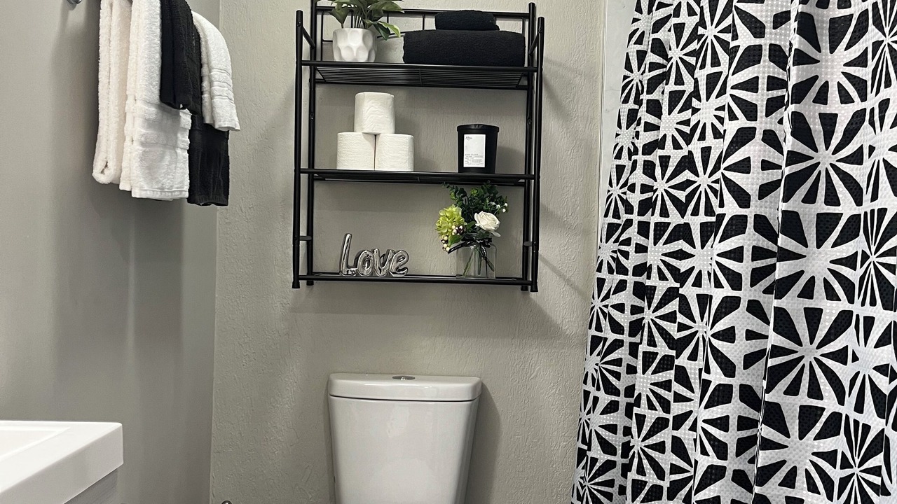 Photo of Bathroom in Buena Ventura Lakes