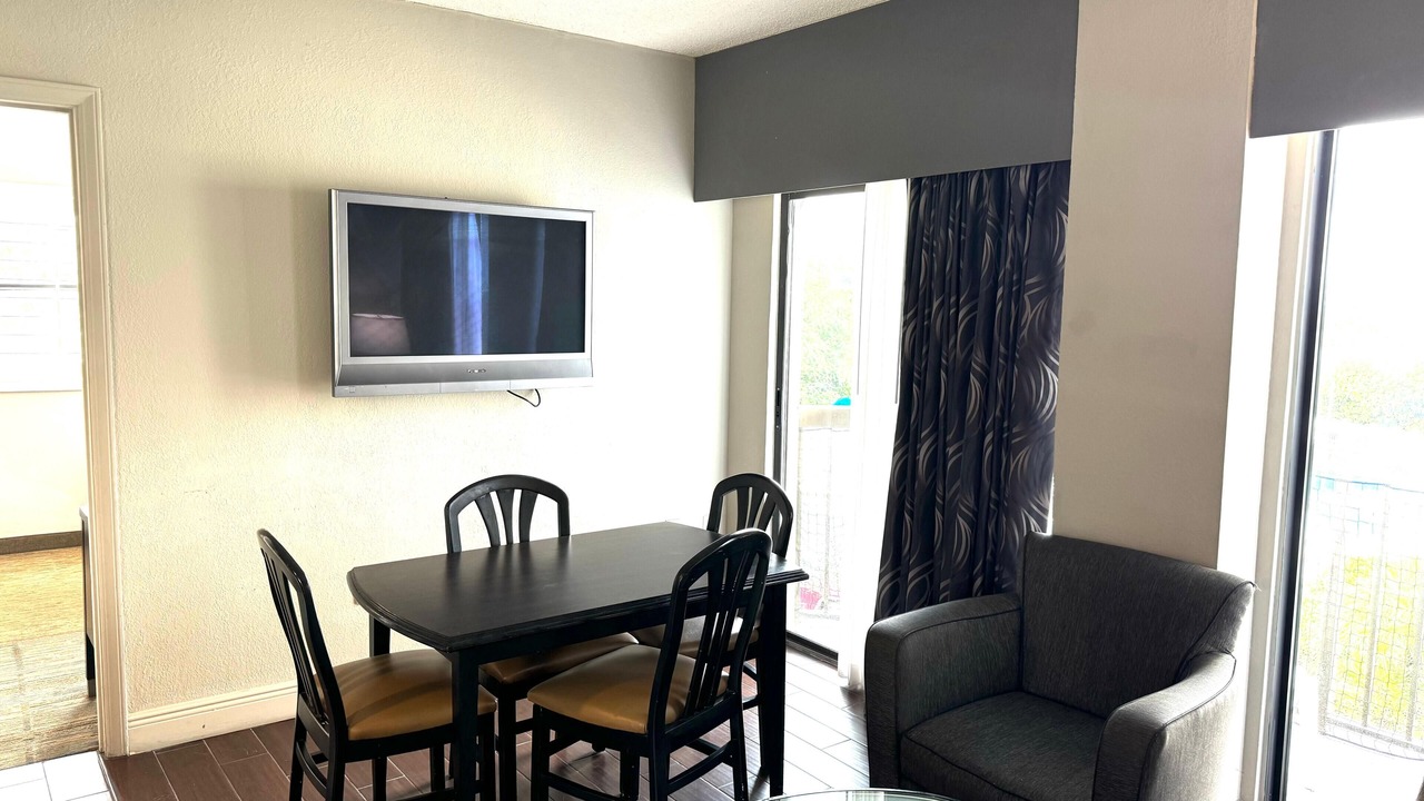 Photo of Livingroom in Florida Center