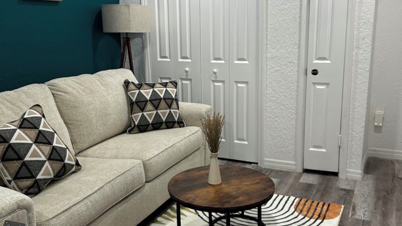 Photo of Livingroom in Oak Ridge