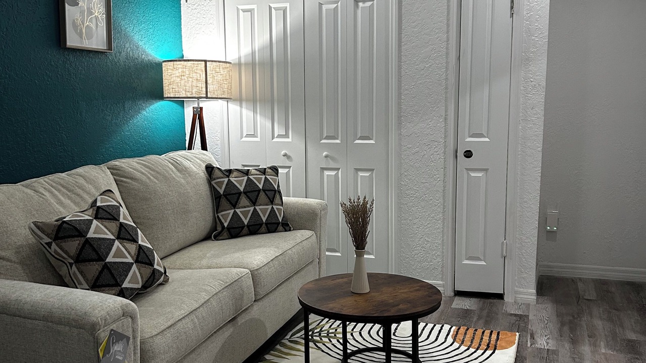 Photo of Livingroom in Oak Ridge