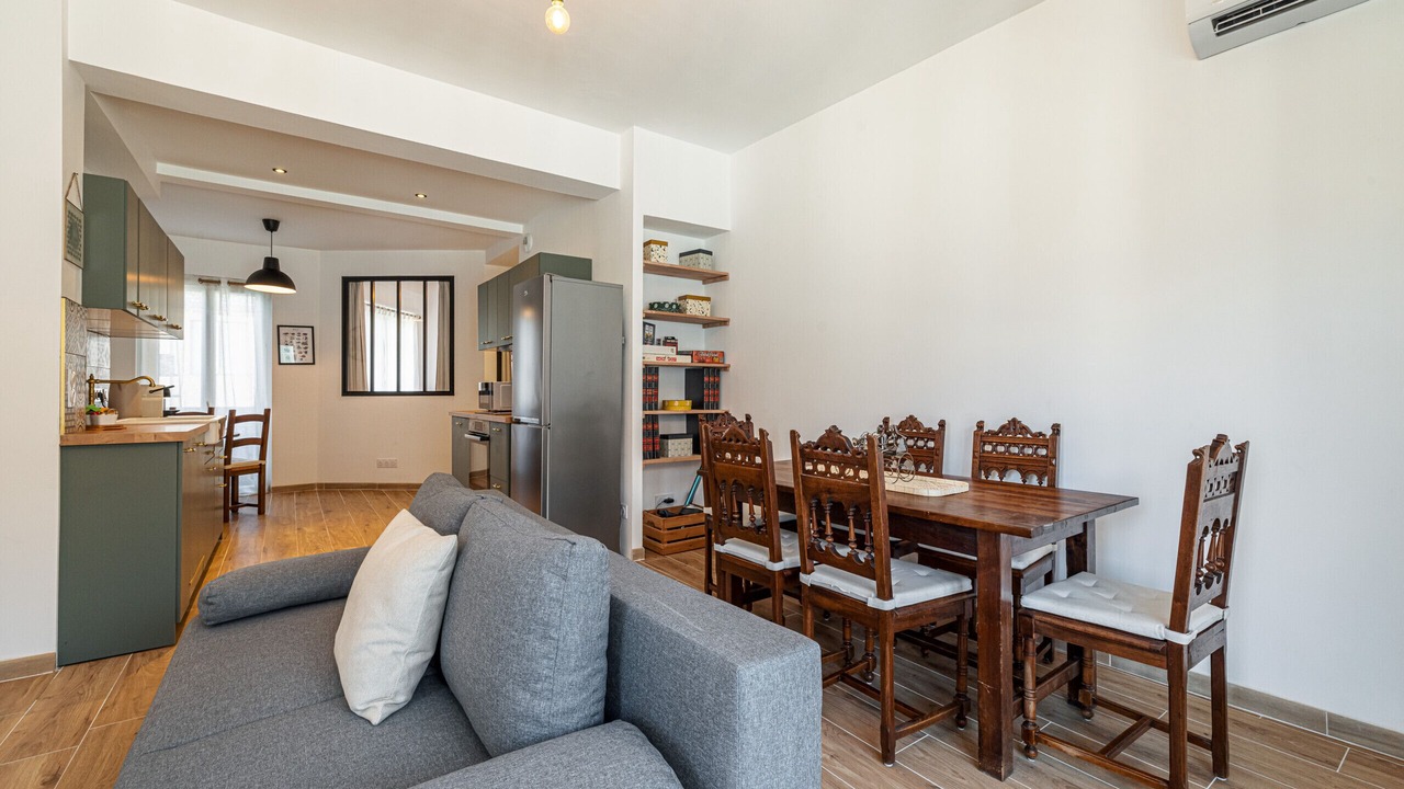 Photo of Livingroom in Liberation