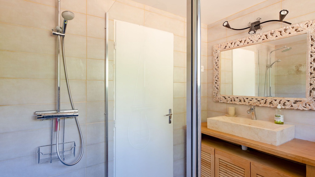 Photo of Bathroom in Espero-Pax