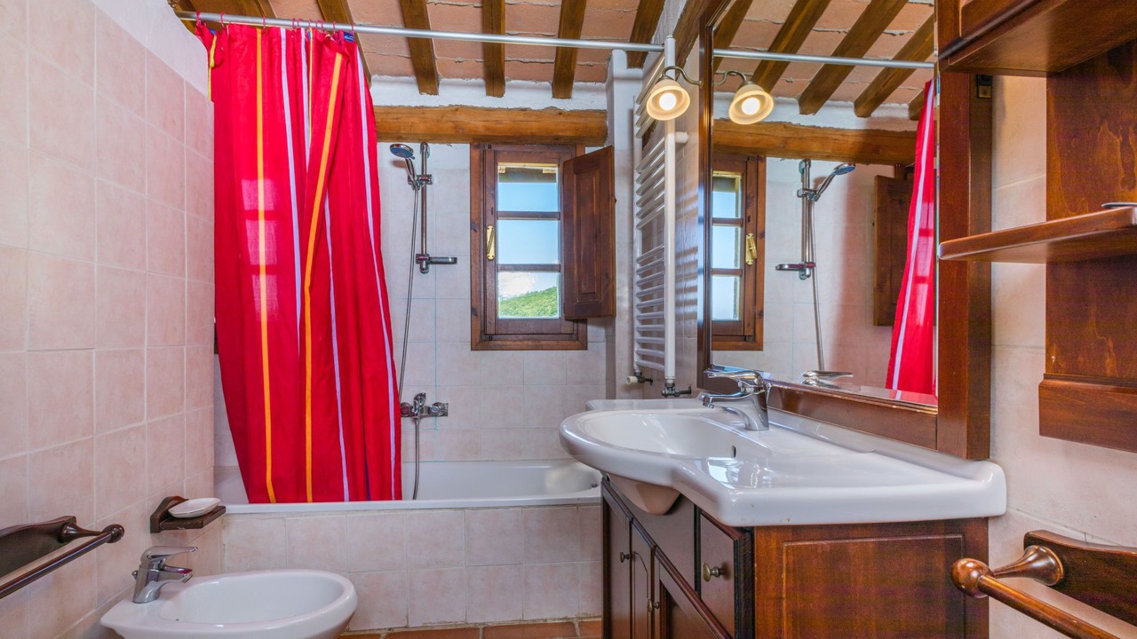 Photo of Bathroom in Riparbella