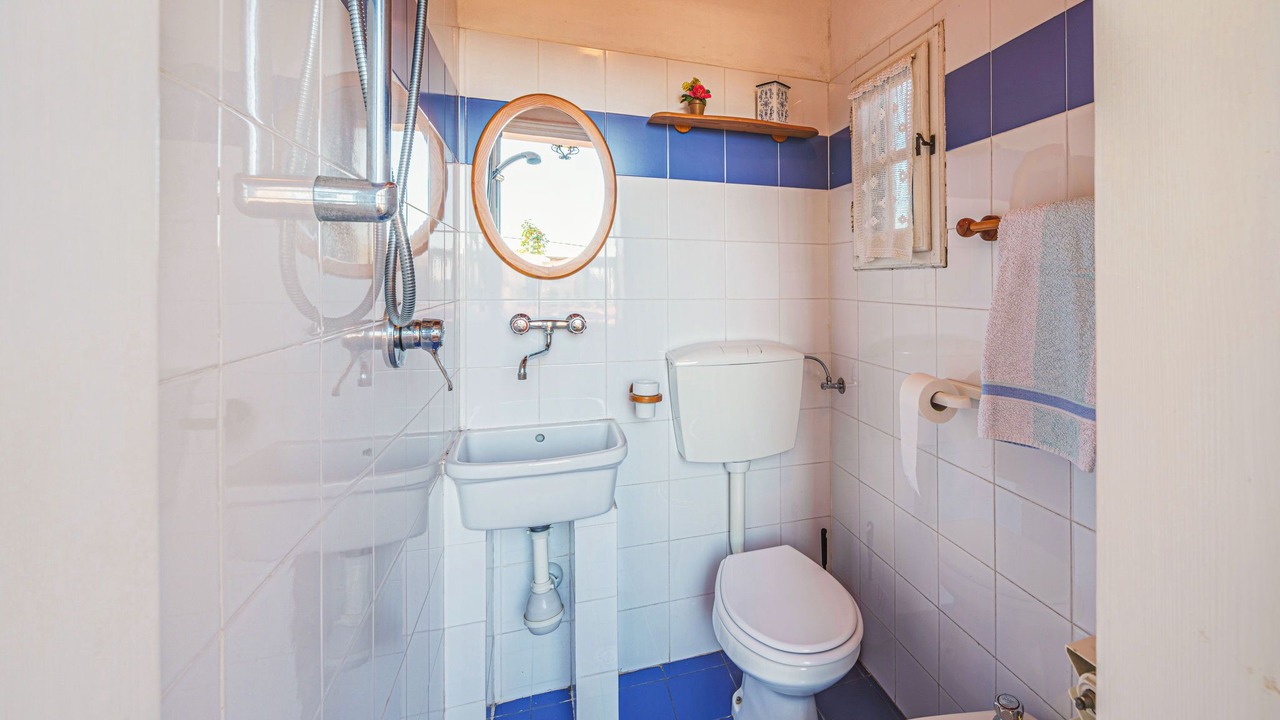 Photo of Bathroom in Gello
