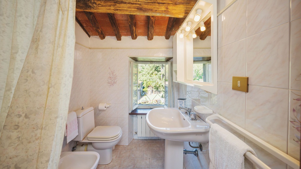 Photo of Bathroom in Gello