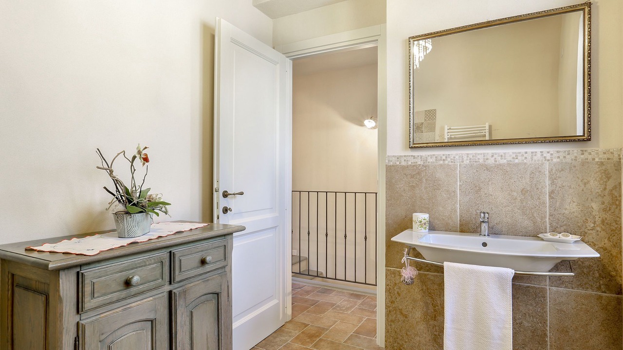 Photo of Bathroom in Molazzana
