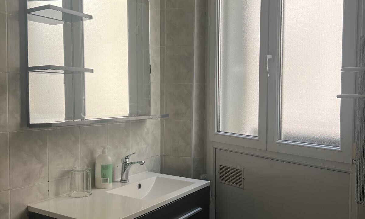 Photo of Bathroom in Liberation