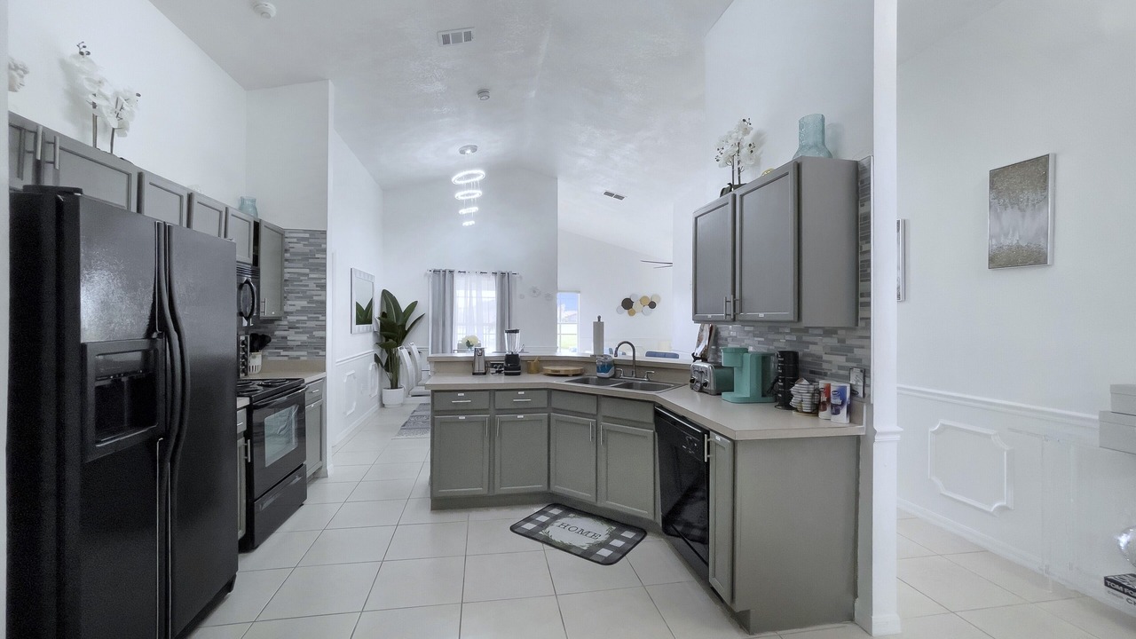 Photo of Kitchen in Crescent Lakes