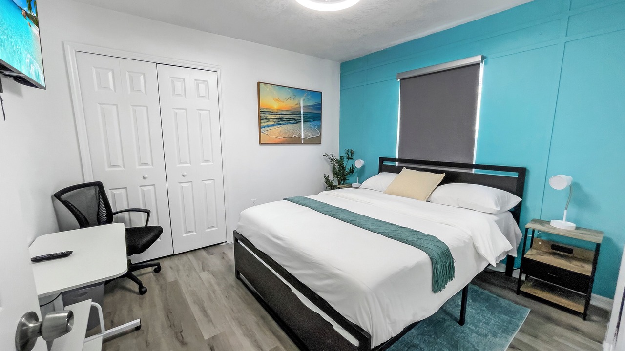 Photo of Bedroom in Crescent Lakes