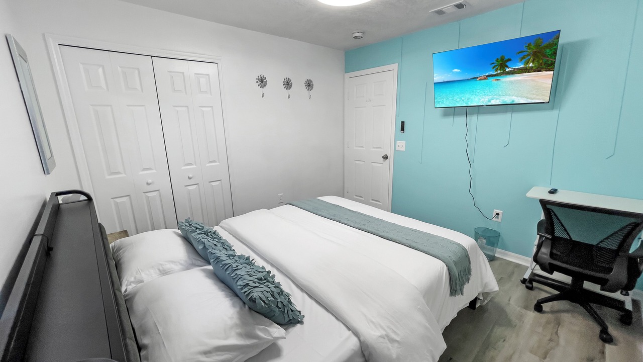 Photo of Bedroom in Crescent Lakes