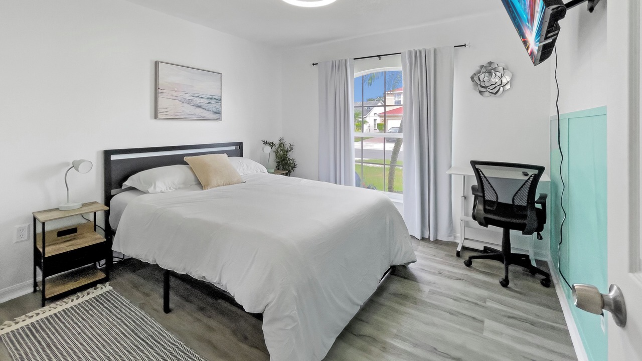 Photo of Bedroom in Crescent Lakes