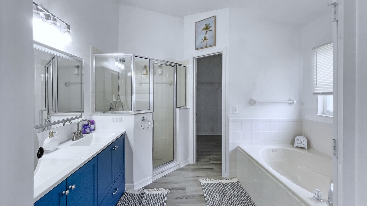Photo of Bathroom in Crescent Lakes