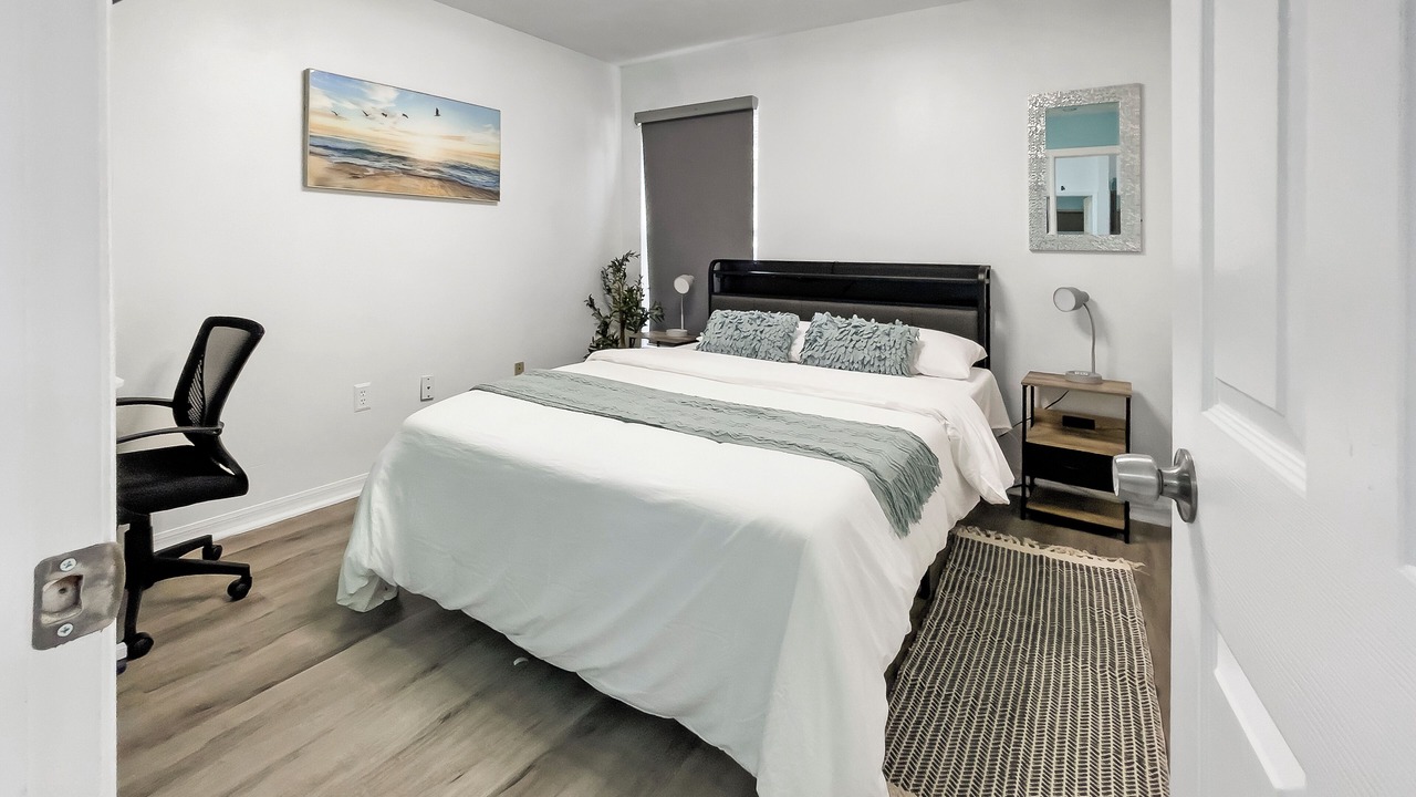 Photo of Bedroom in Crescent Lakes