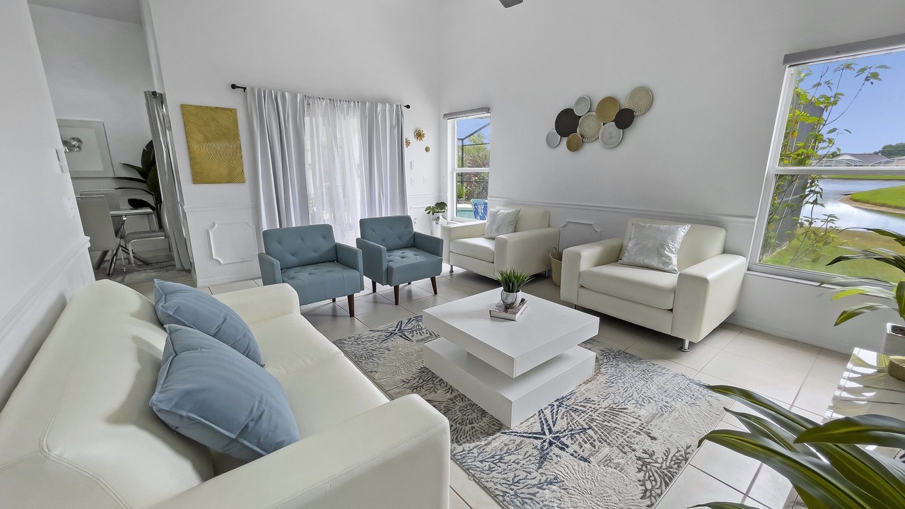 Photo of Livingroom in Crescent Lakes