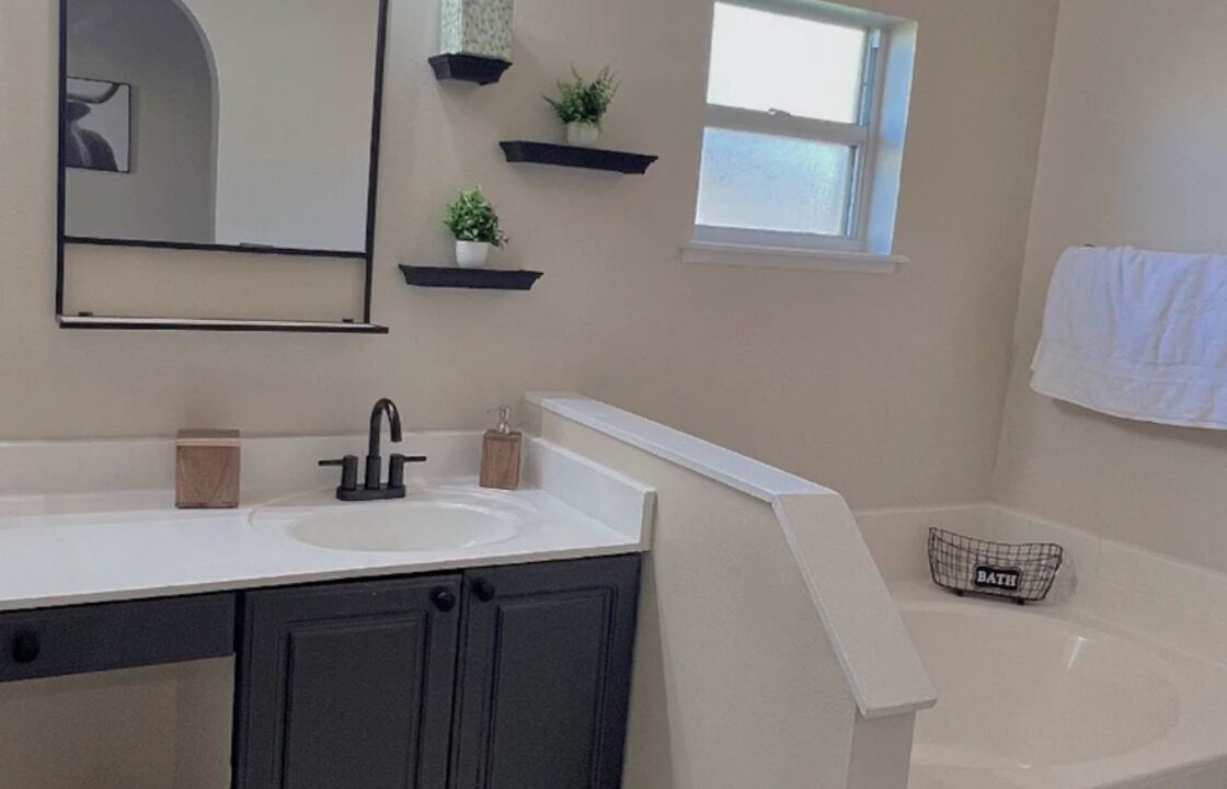 Photo of Bathroom in Poinciana