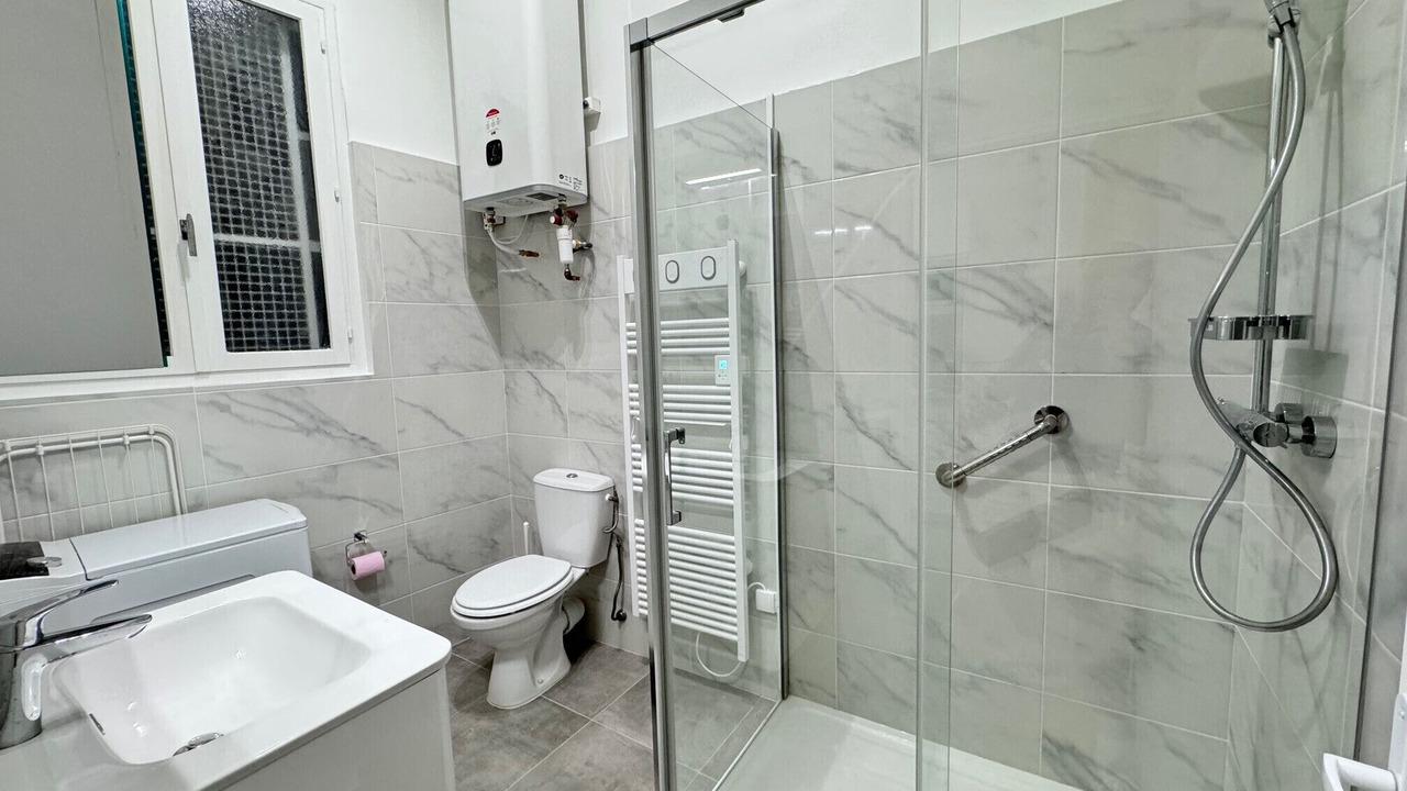 Photo of Bathroom in Quartier du Port