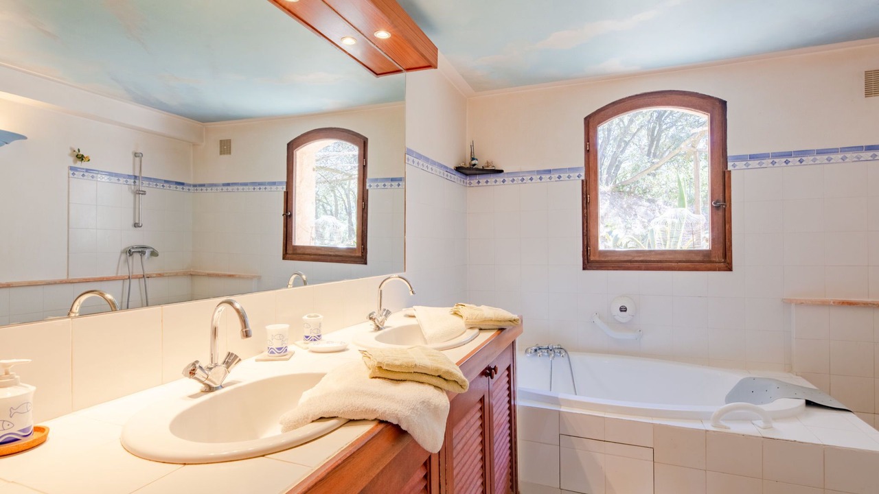 Photo of Bathroom in La Garde-Freinet