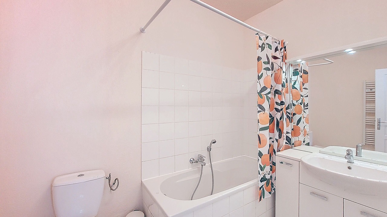 Photo of Bathroom in Quartier du Port