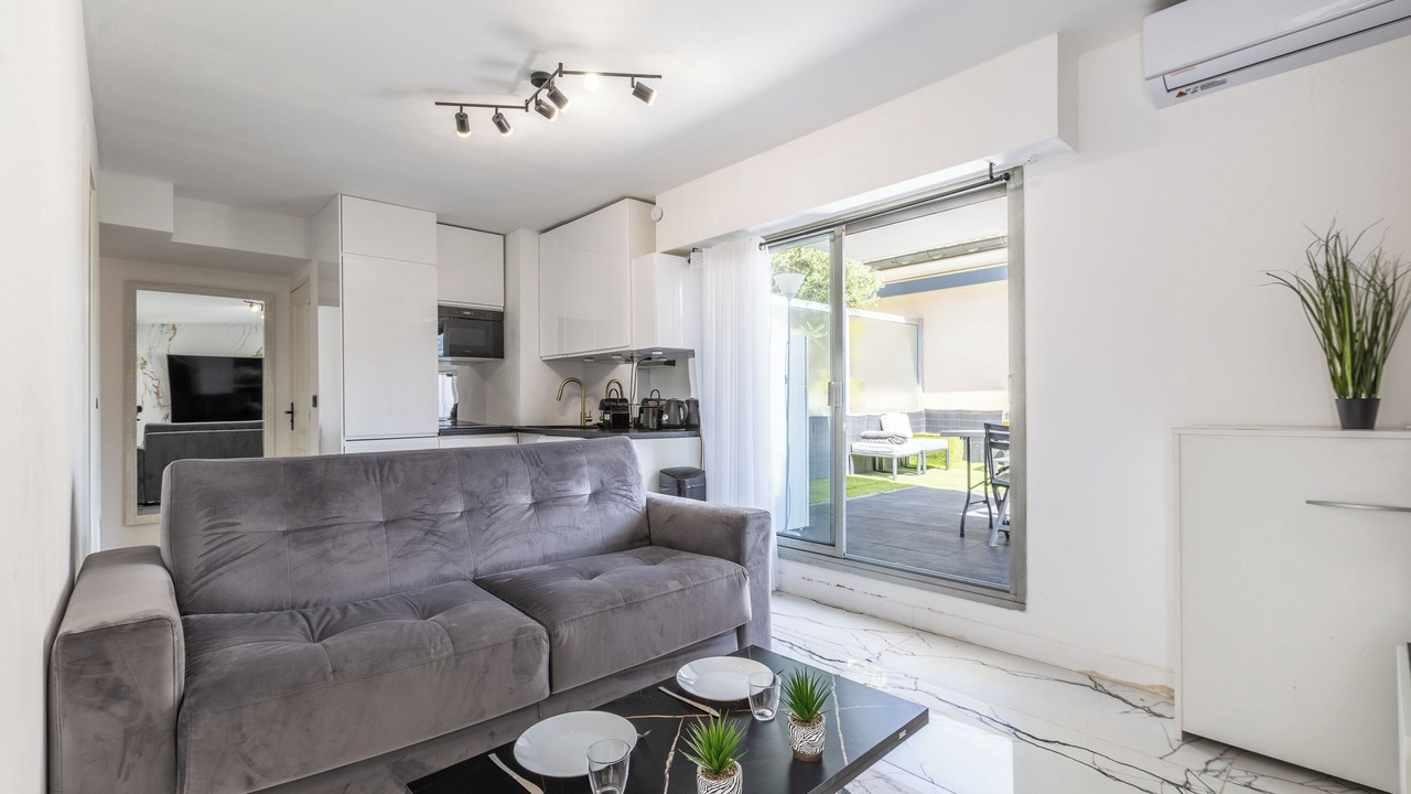 Photo of Livingroom in Prado - Republique