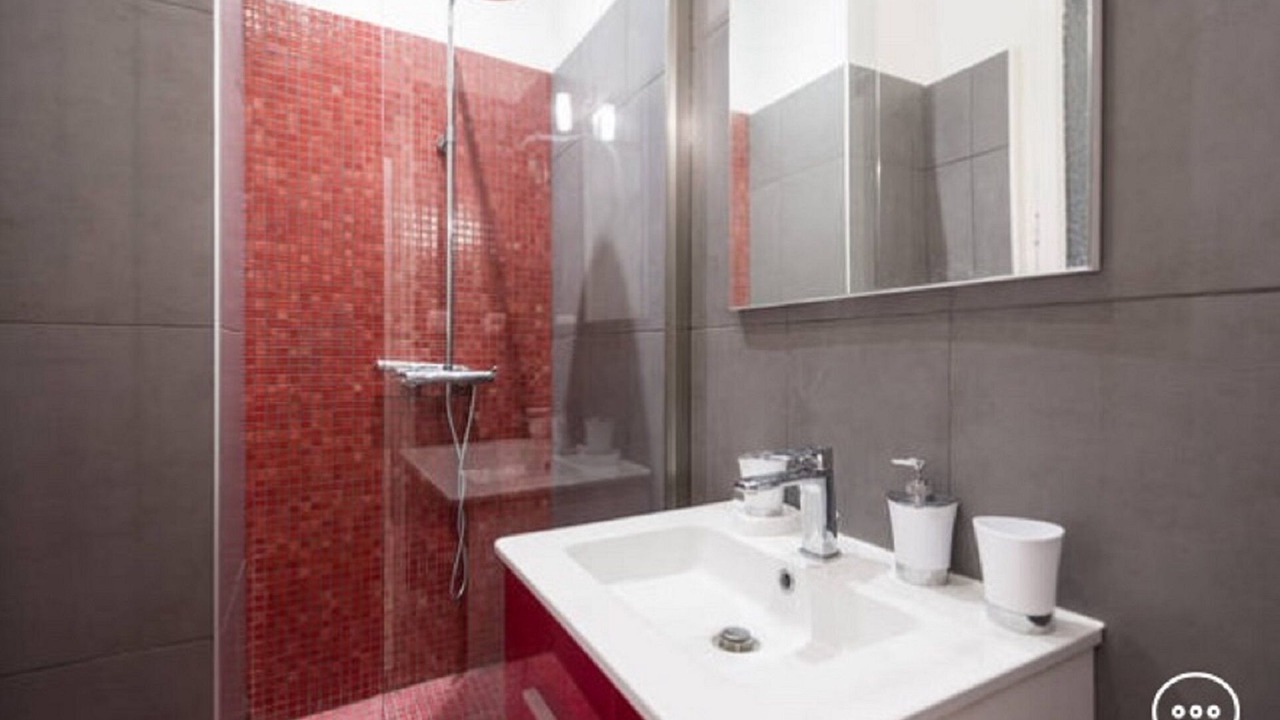 Photo of Bathroom in Liberation