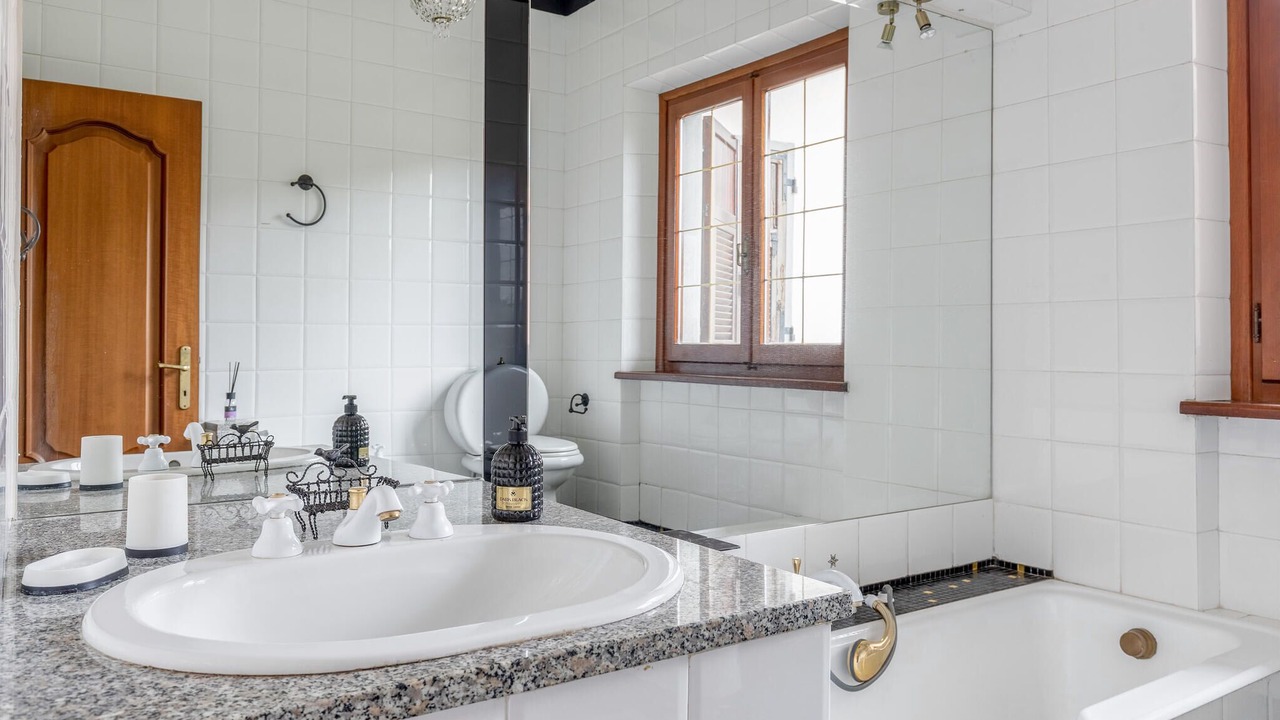 Photo of Bathroom in Fivizzano