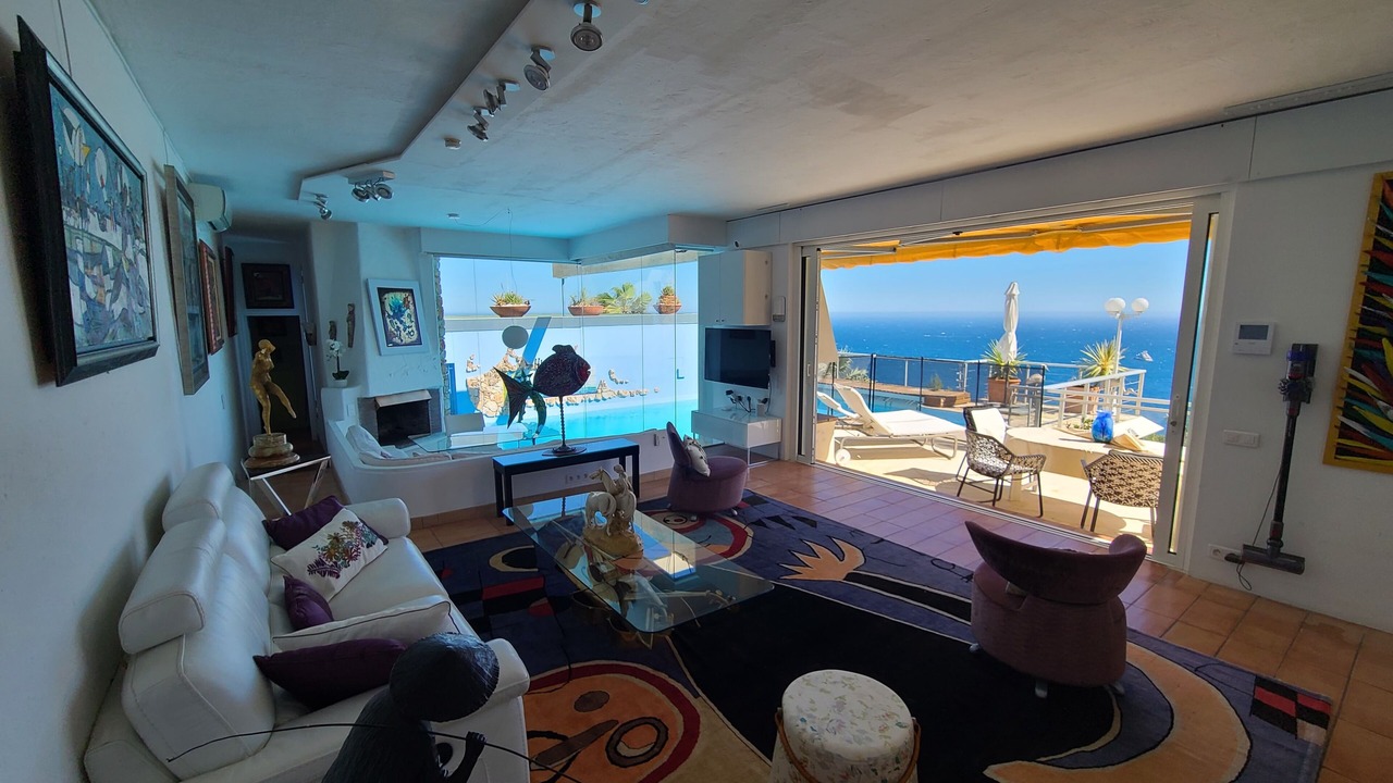Photo of Livingroom in Eze