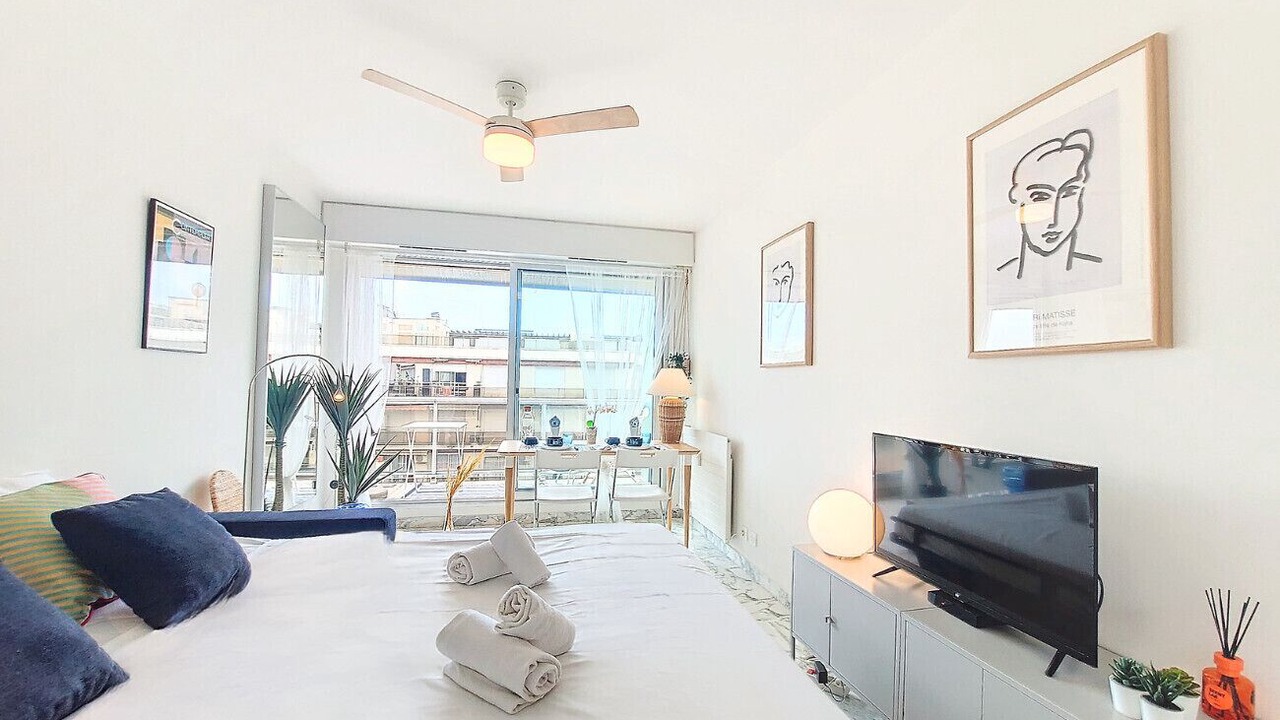 Photo of Bedroom in Les Baumettes