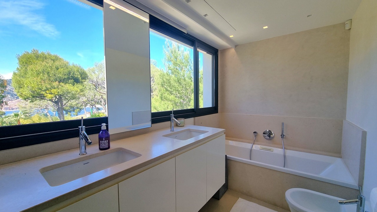 Photo of Bathroom in Cap-Ferrat