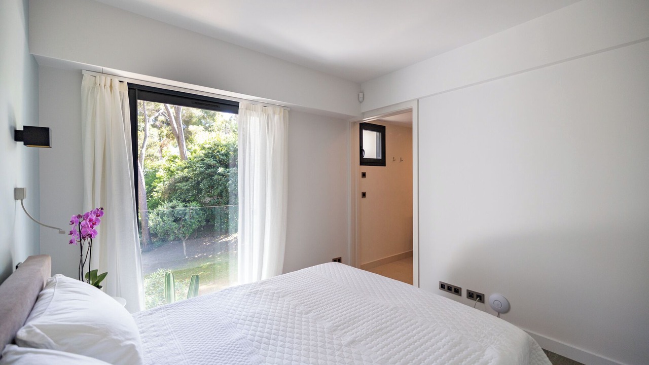 Photo of Bedroom in Cap-Ferrat