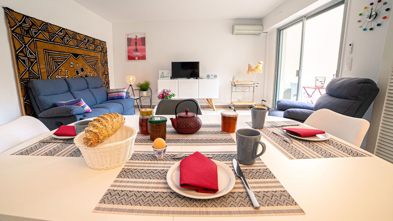 Photo of Livingroom in Prado - Republique