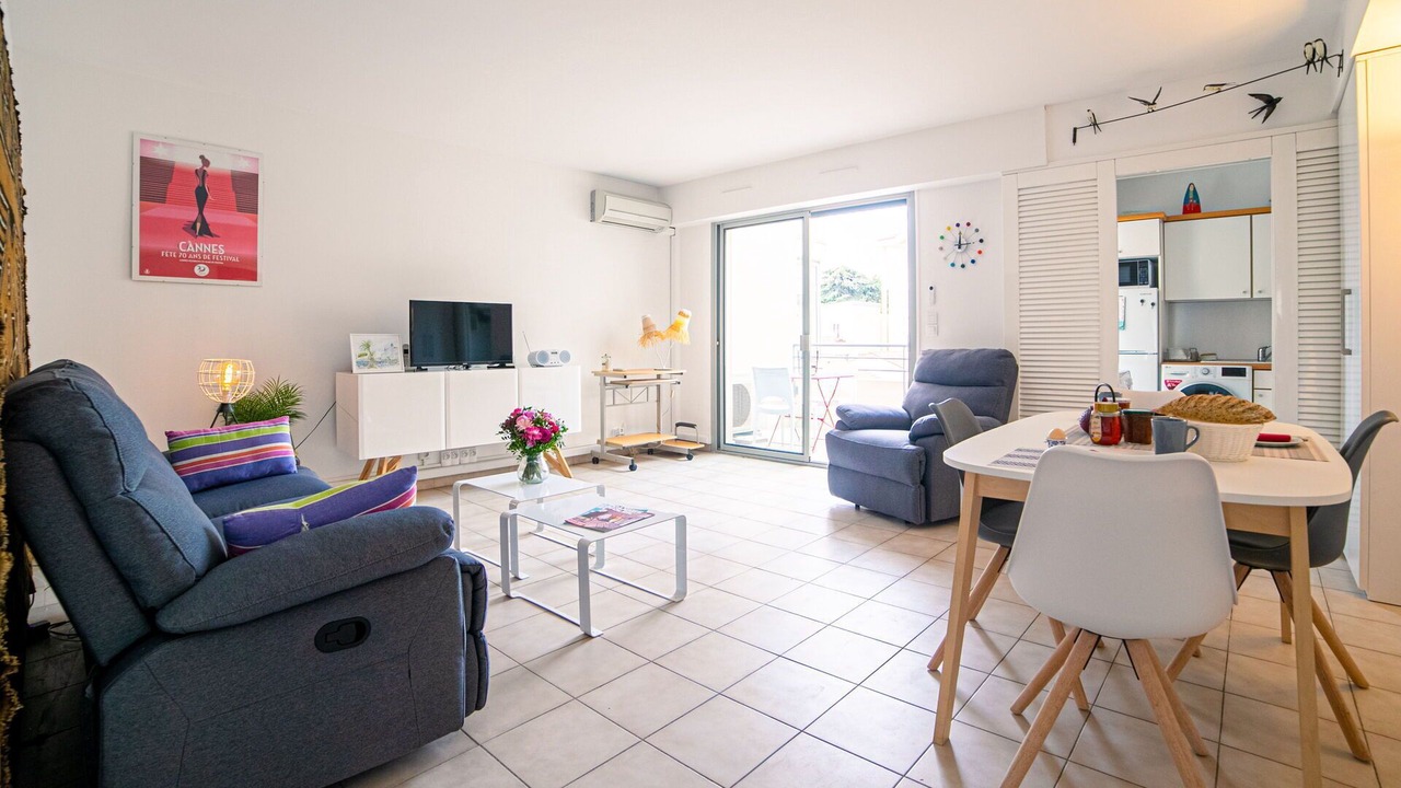 Photo of Livingroom in Prado - Republique