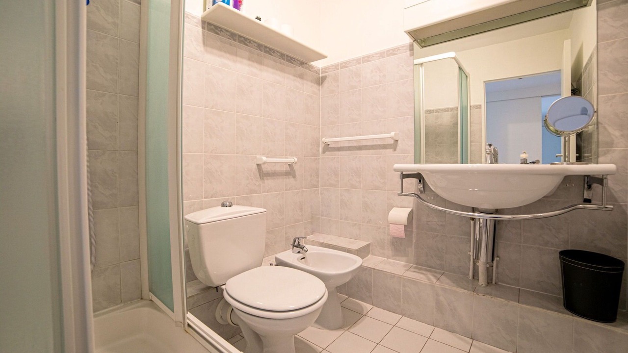 Photo of Bathroom in Prado - Republique