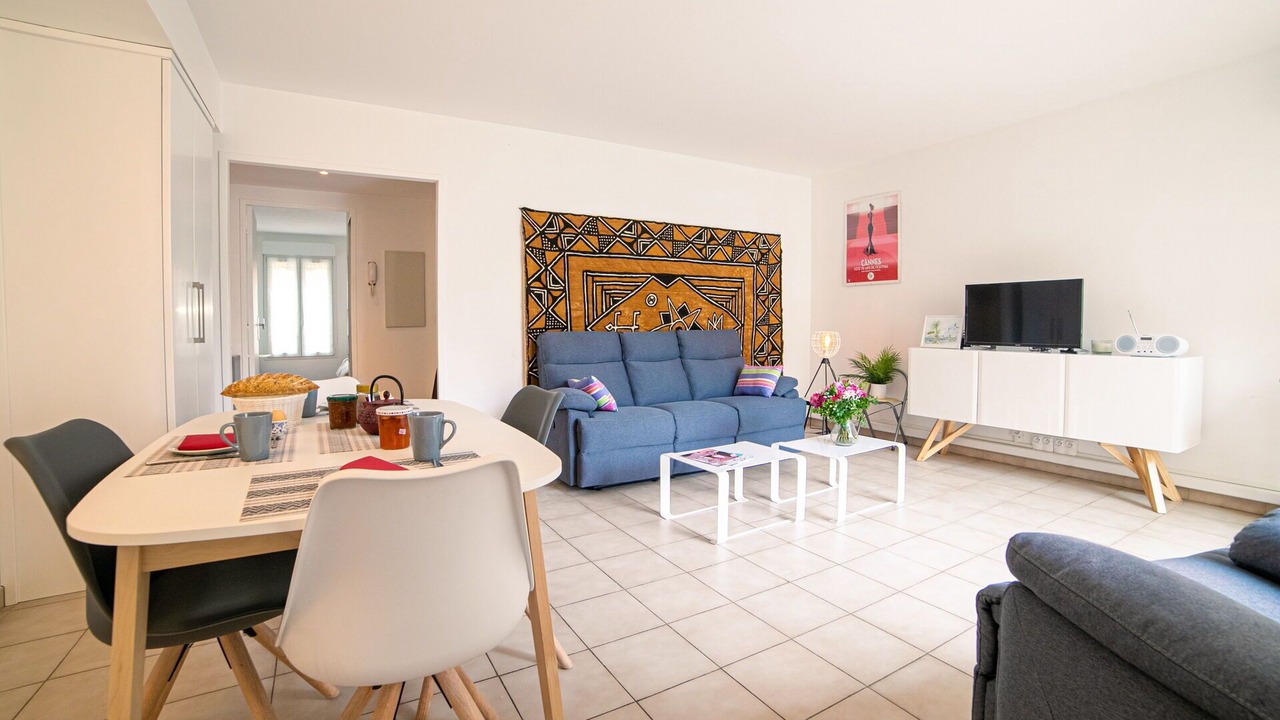 Photo of Livingroom in Prado - Republique